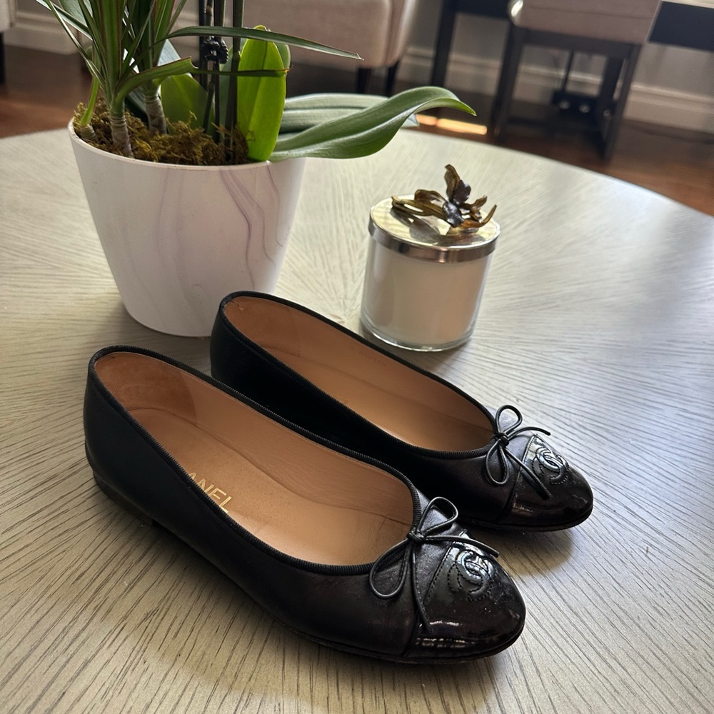 CHANEL BALLET FLATS size 38